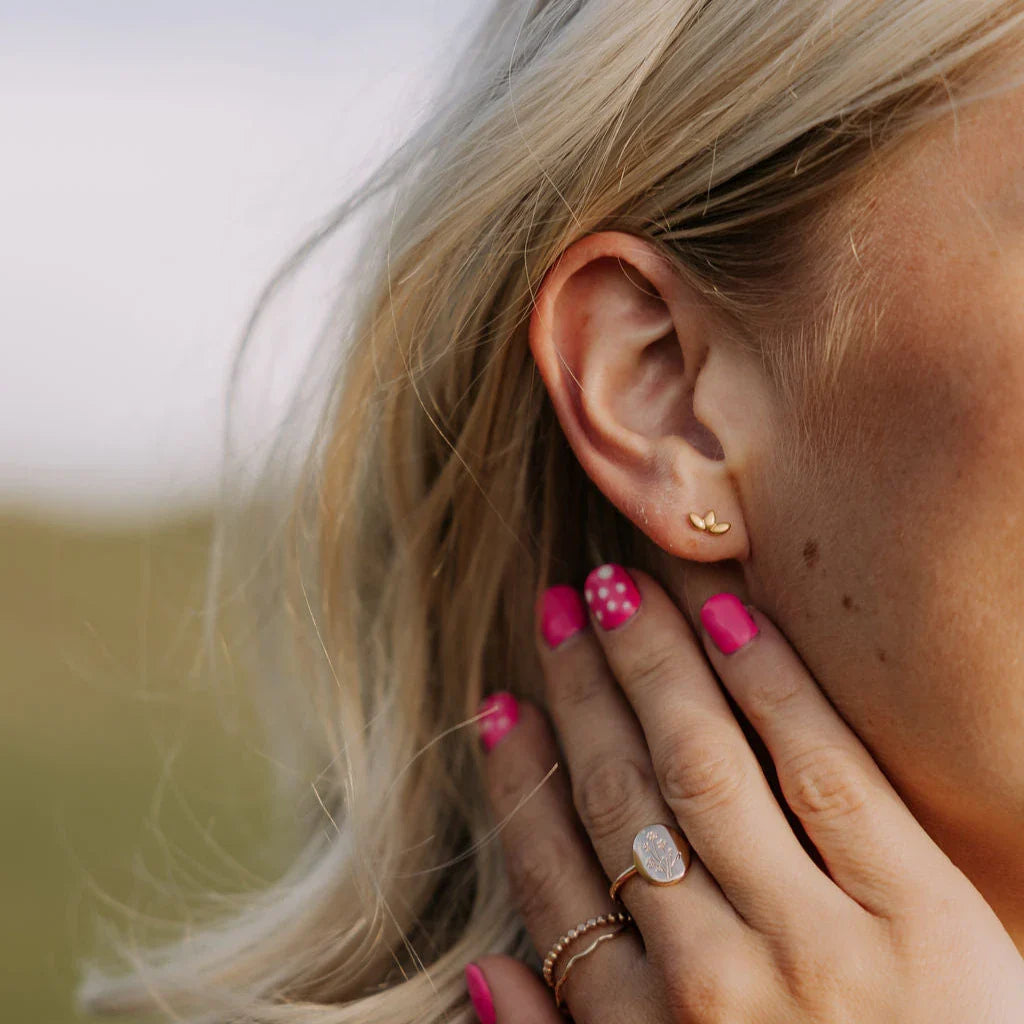 Lotus Flat Back Studs